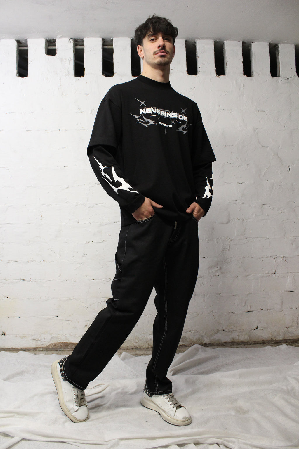 T-shirt Long Sleeves Neverinside by CIANOTIC