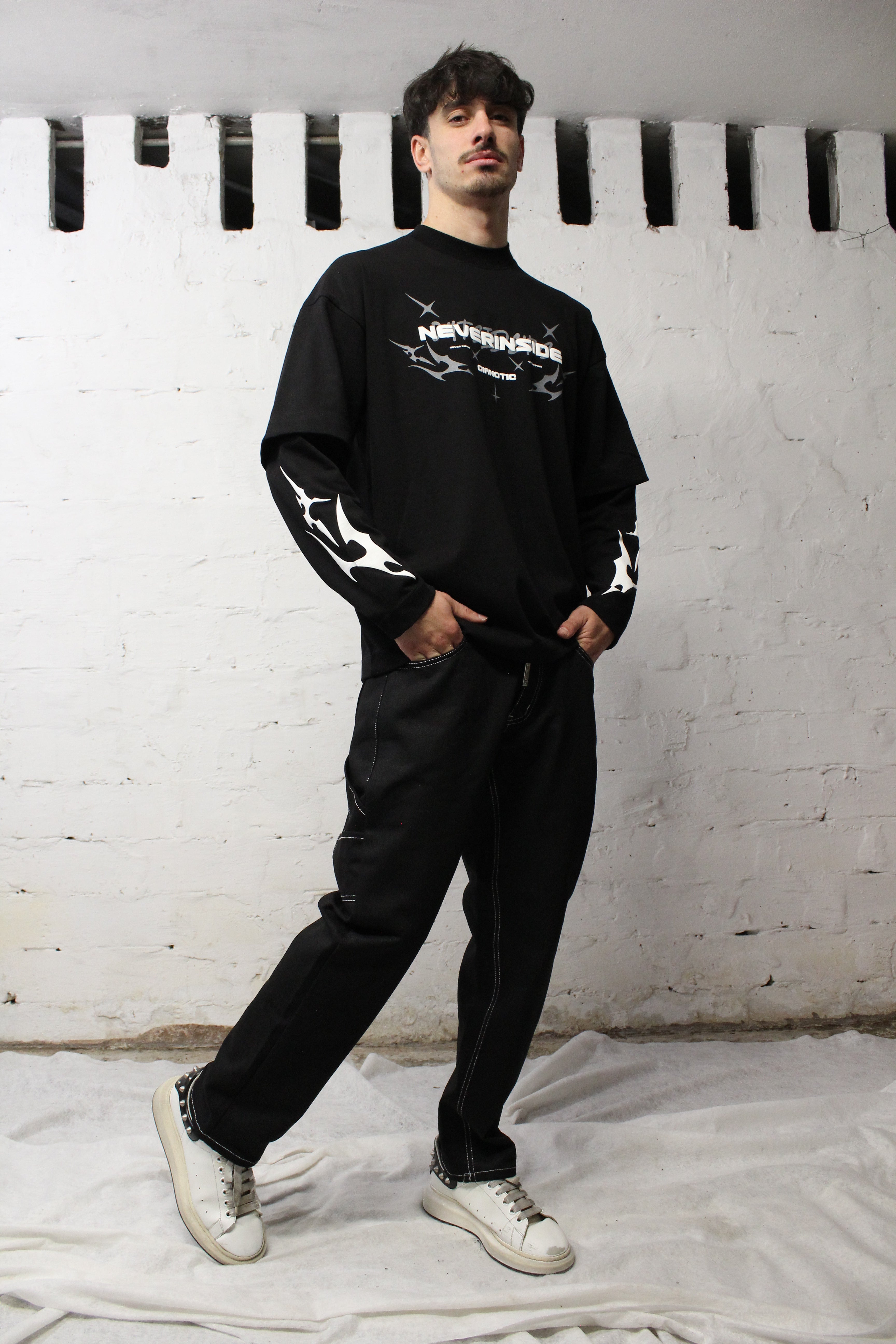 T-shirt Long Sleeves Neverinside by CIANOTIC