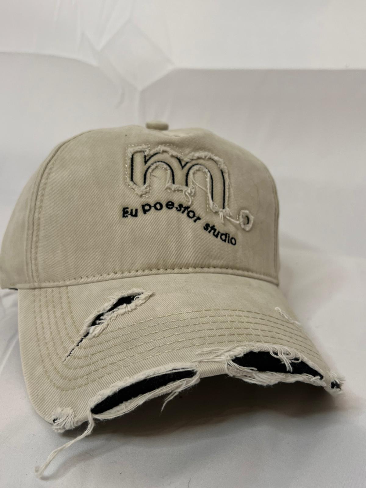 Cappello poesfor studio